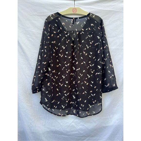 Maurices Black Light Weight 3/4 Length Sleeve Top Woman’s Size Medium - Picture 5 of 7